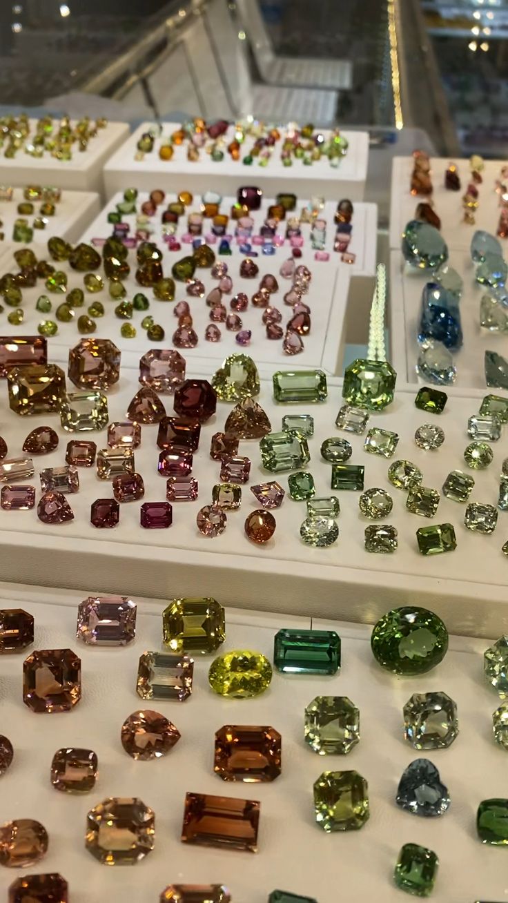 Gems, Jewellery & Precious Metals